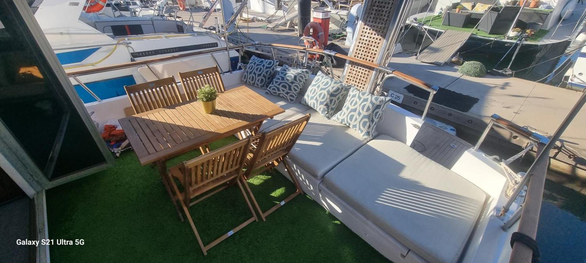 Beautiful And Comfy Boat In Barcelona With Boat Tour Option Hotel Exterior photo